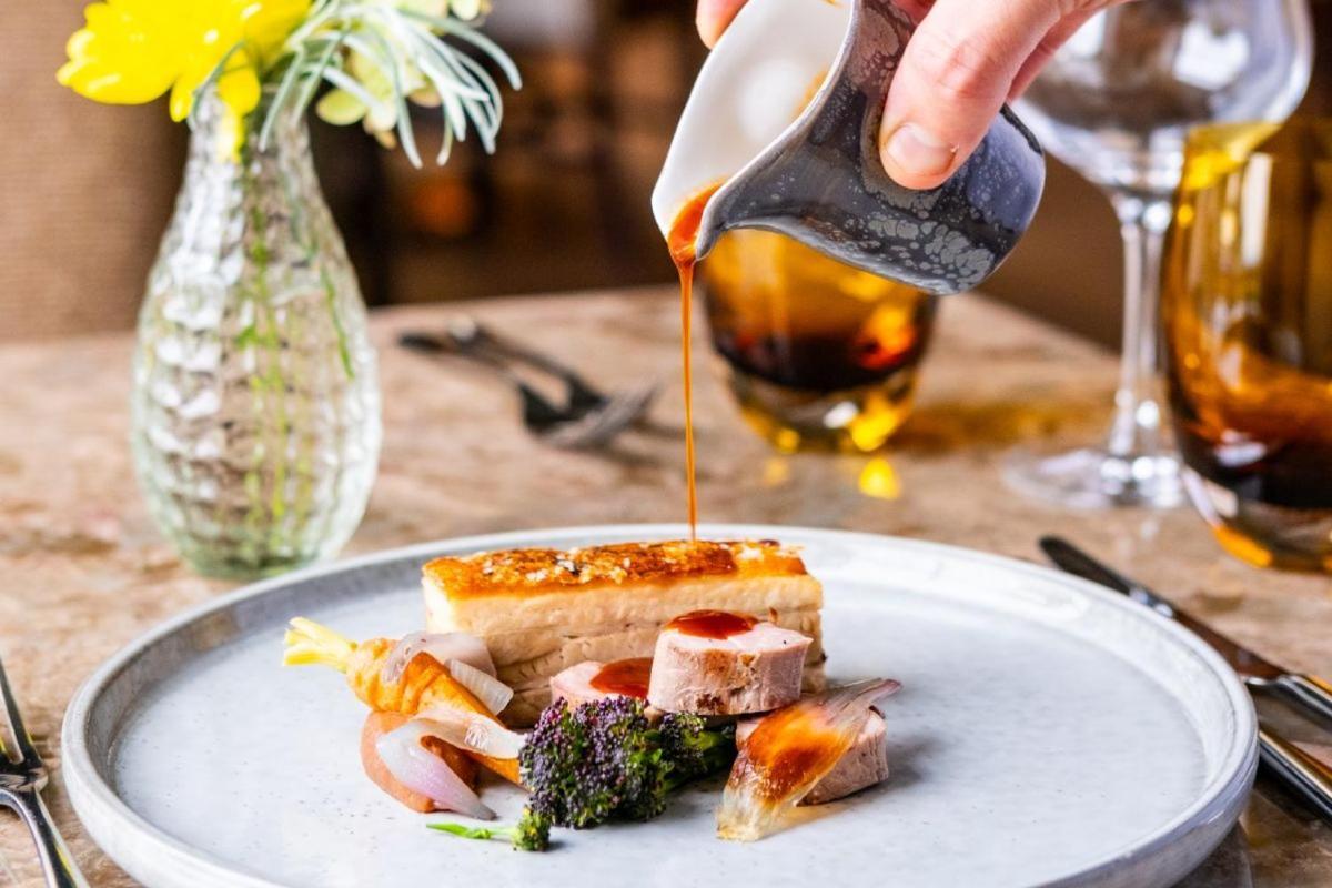Burleigh Court Hotel Stroud  Ngoại thất bức ảnh