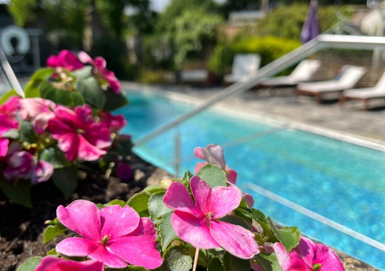 Burleigh Court Hotel Stroud  Ngoại thất bức ảnh